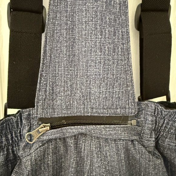 Boys ski bibs weatherproof 32° brand size 7/8 &
10/12 smoke-free home good cond - Picture 14 of 15